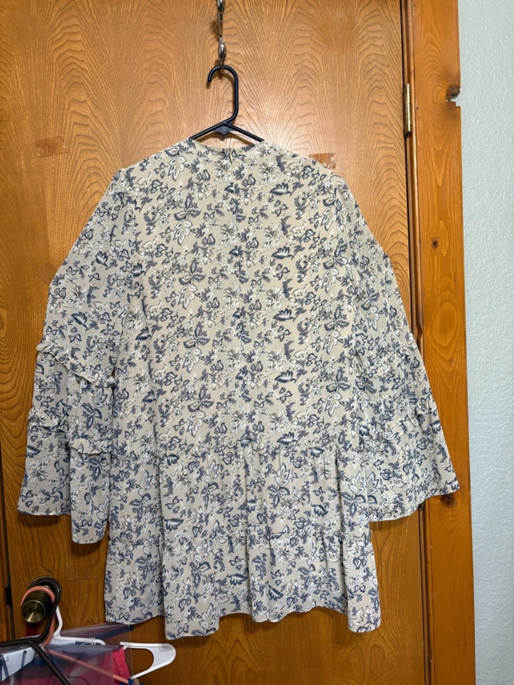 Pinch Cream and Blue Floral V-Neck Peplum Tunic - Picture 2 of 6